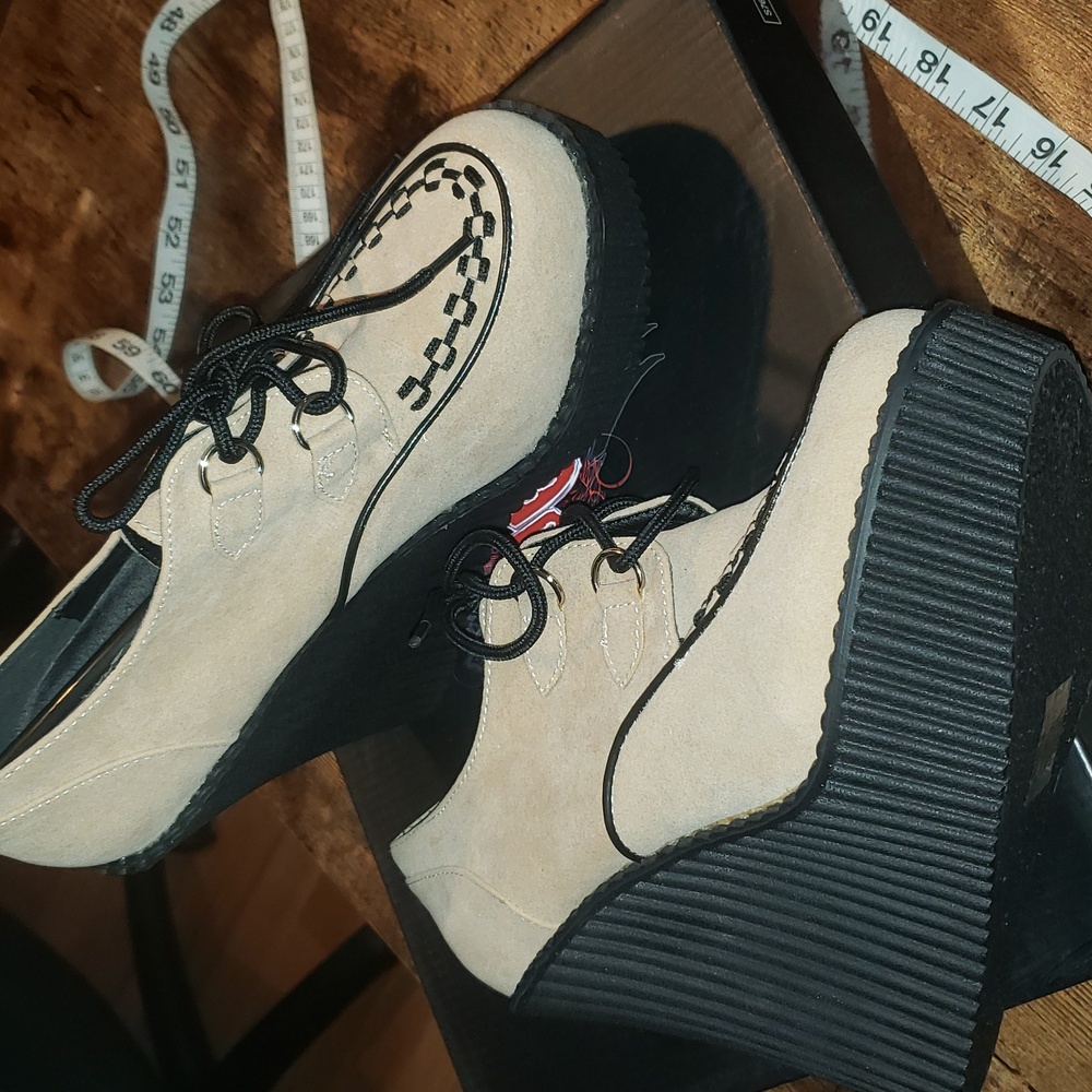 Wedge creepers